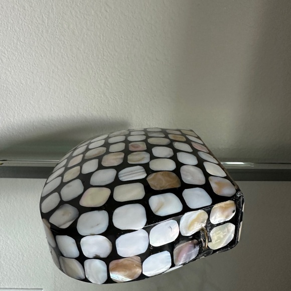 Ramla the pearly shell handbag. NWOT - Picture 7 of 8